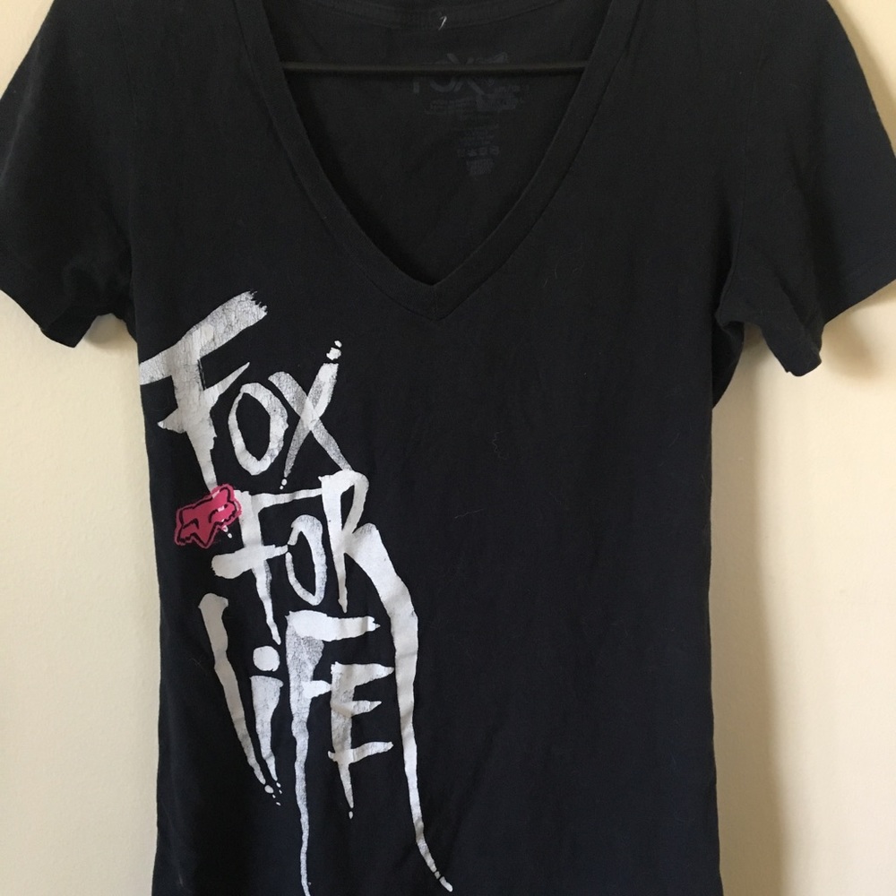 Fox v neck